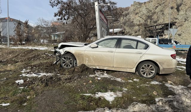 Erzurum Oltu'da Feci Kaza: 4 Yaralı, 2'si Ağır