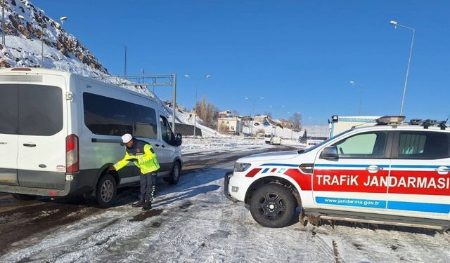 Erzurum'da trafik denetimleri arttı: 33 bin araç kontrol edildi