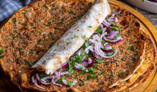 MasterChef'de yapılan çıtır çıtır lahmacun tarifi