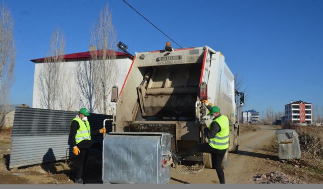 Muş Özel İdaresi, 77 köy ve mezrada çöp toplama hizmeti yürütüyor