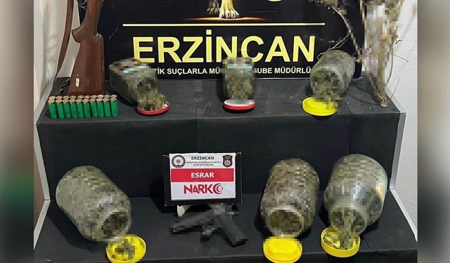 Erzincan'da Uyuşturucu Operasyonu: 5 Kilo Esrar ve Silahlar Ele Geçirildi