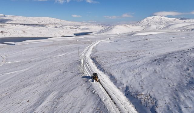 Van'da Kar ve Tipi Nedeniyle Kapanan 119 Yerleşim Yeri Yeniden Ulaşıma Açıldı