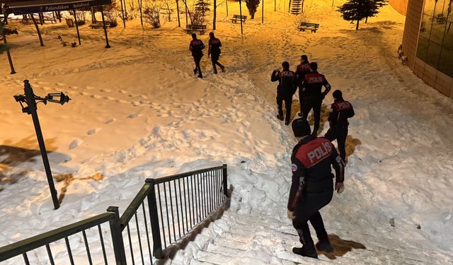 Erzurum'da Bıçaklı Kavga: 1 Yaralı, Polis Failleri Arıyor