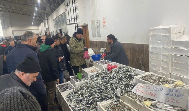 Erzincan’da kilosu 100 TL oldu, vatandaş sıraya girdi