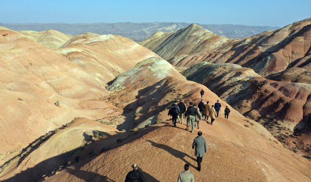 Iğdır'daki Gökkuşağı Tepeleri Turizme Kazandırılacak: Proje İçin 8 Milyon Lira Destek Sağlandı