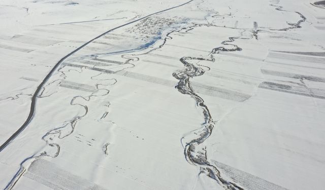 Kars'ın Selim İlçesinde Kar Manzaraları ve Büyüleyici Menderesler