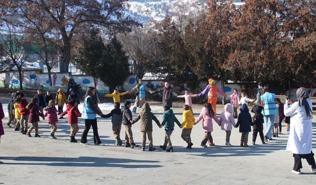 "Oyun Arkadaşım Projesi" Hem Eğlendirdi Hem Öğretti