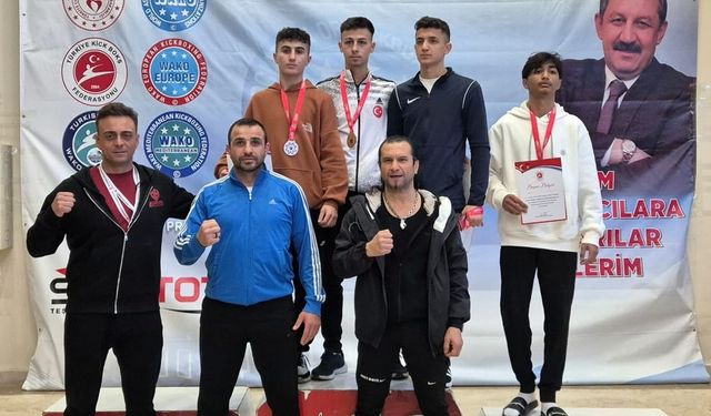 Erzincanlı Kick Boks Sporcusu Türkiye İkincisi Oldu