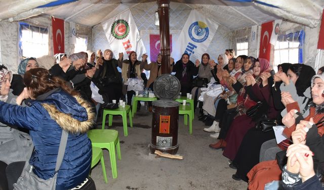 Van’daki İşçi Direnişine Destek Ziyareti: Hatice Ayhan, İşçilerin Yanında