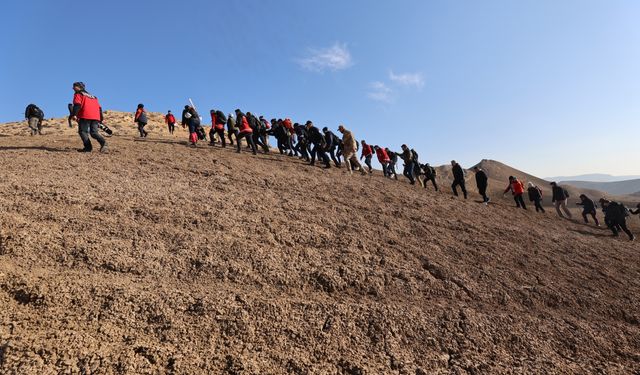 Kahramanmaraş merkezli depremlerde hayatını kaybedenler Iğdır Kızıldağ'da anıldı