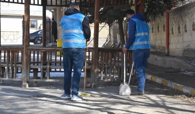 Van'da okullar yarıyıl tatilinde yükümlülerin emeğiyle yenilendi