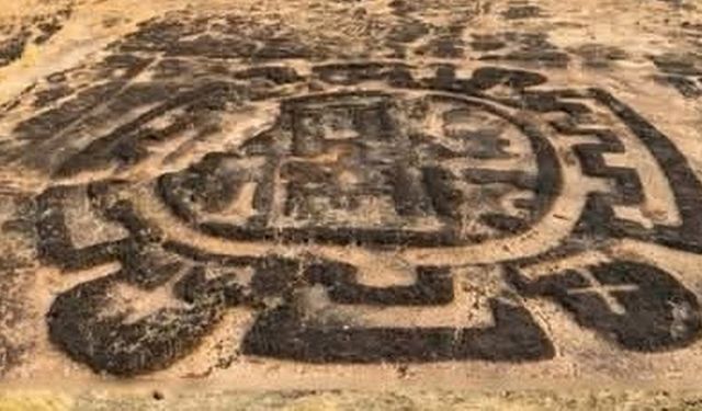 Konkan Kıyılarında 10.000 Yıllık Sessiz Tanıklar: Antik Kaya Sanatı Gün Yüzüne Çıkıyor
