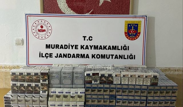 Muradiye’de Kaçakçılığa Geçit Yok: Yolcu Otobüsünde 3 Bin Paket Kaçak Sigara Ele Geçirildi