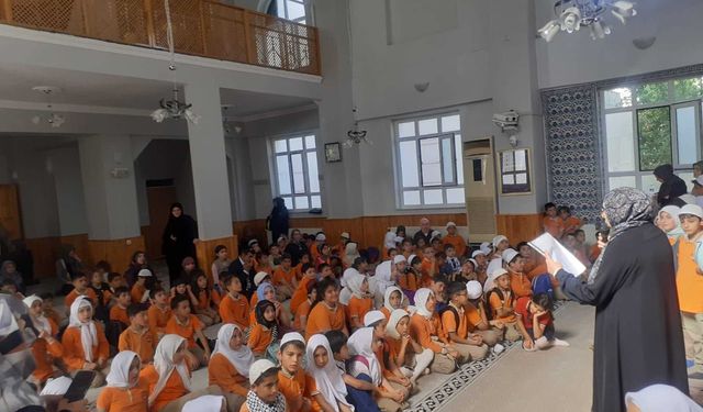 Şehirlerin Kalbi Camide Atıyor: Minikler Bahçelievler Camii’nde Gönülleri Isıttı