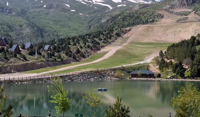 Ergan Dağı 3200 Metrede Ziyaretçilerini Bekliyor