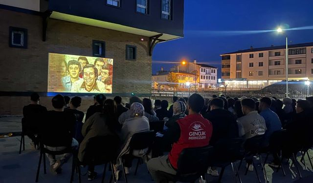 Refahiye’de Gençlik Haftası'na Sinema Dokunuşu: Gençler Açık Havada Kültürle Buluştu
