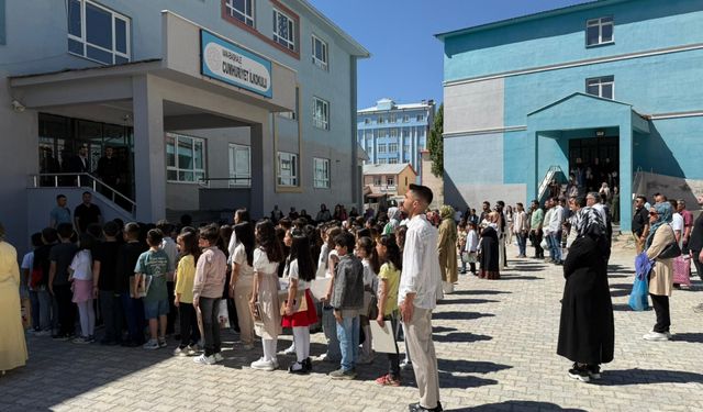 Başkale’de Karne Sevinci