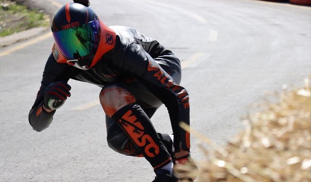 Dünya Kaykay İniş Şampiyonası, başladı