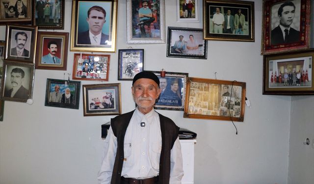 “Köyün Hafızası”: 80 Yaşındaki Ali Dede 60 Yıldır Günlük Tutuyor, Şiir Yazıyor