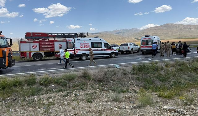 Mezuniyet Yolunda Acı Son: Aileyi Taşıyan Otomobil Takla Attı, 1 Ölü 4 Yaralı