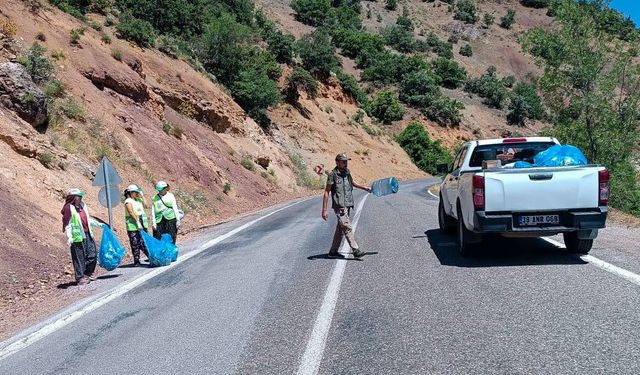 Munzur Vadisi’ni Piknikçiler Değil, Temizlik Ekipleri Koruyor!
