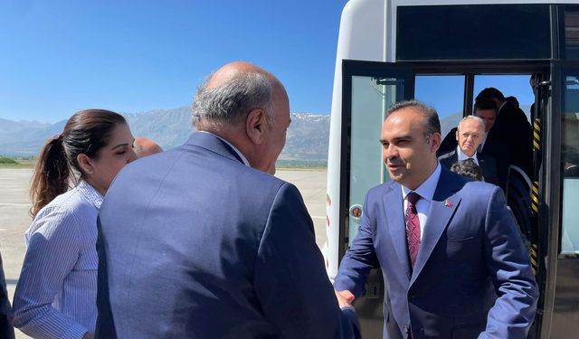 Bakan Kacır Erzincan’da Karşılandı