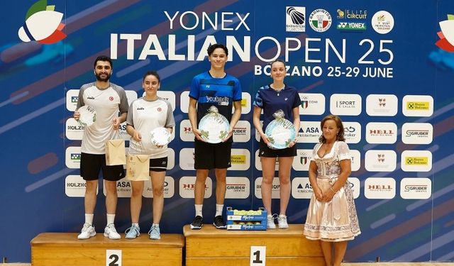 Erzincan Badminton takımı İtalya'dan madalya ile döndü
