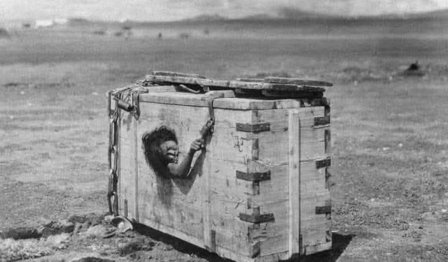 1913'te Objektife Yansıyan Sessiz Bir İnfaz! Moğolistan’da Tarihe Geçen Bir Kare