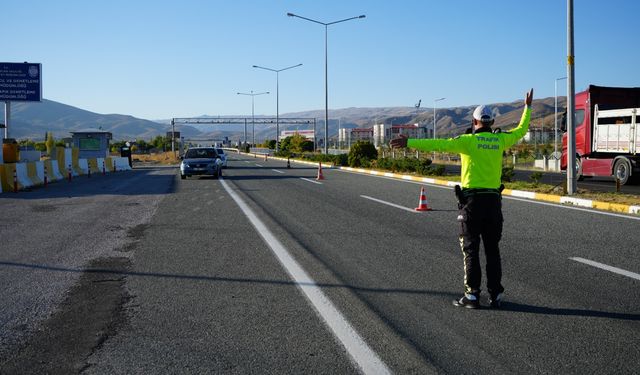 6 trafik kural ihlaline ağır ceza TBMM'den geçti!