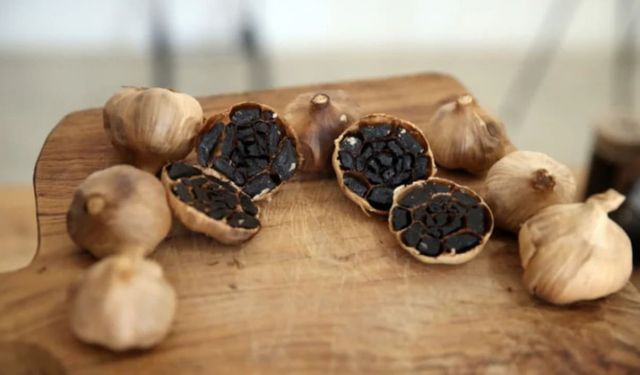 Kokusu olmayan siyah sarımsağı denediniz mi?