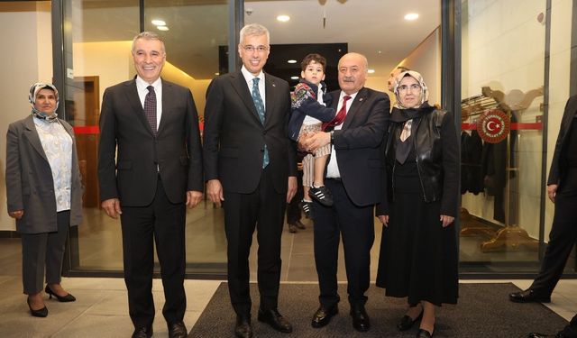 Ankara’da Kritik Kemah Temasları: TOKİ Talebi ve Hastane Açılışı İçin Önemli Buluşma