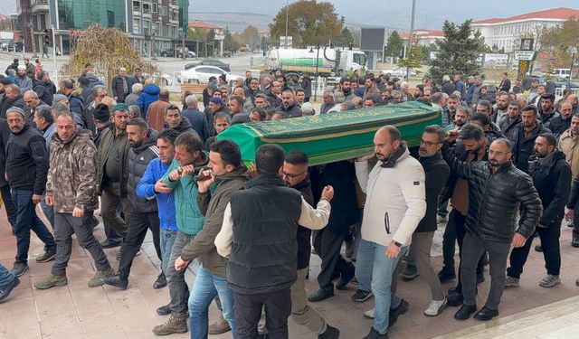 Evlerinde Cansız Bedenleri Bulunan Baba Oğul, Son Yolculuklarına Uğurlandı (VİDEO)