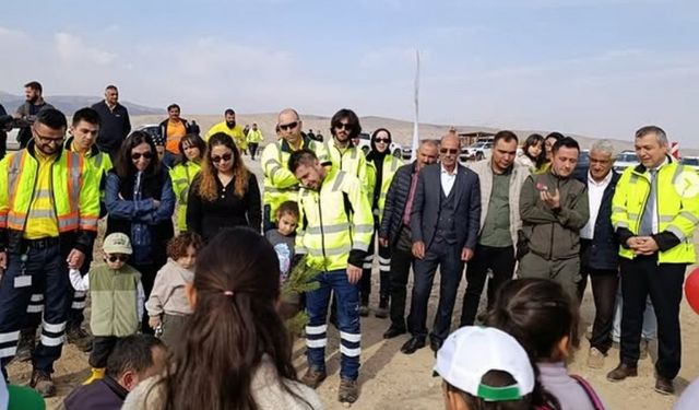 İliç’te Gelecek Nesiller İçin Fidanlar Toprakla Buluştu