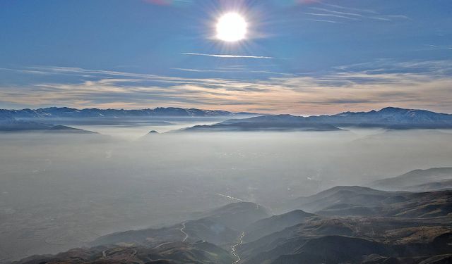 Keşiş Dağları’ndan Görüntülenen Erzincan, Adeta Pamuk Denizine Dönüştü (VİDEO)