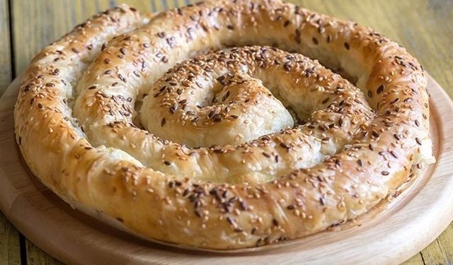 Pırasalı Börek: Pazar Sofralarının Lezzetli Sırrı