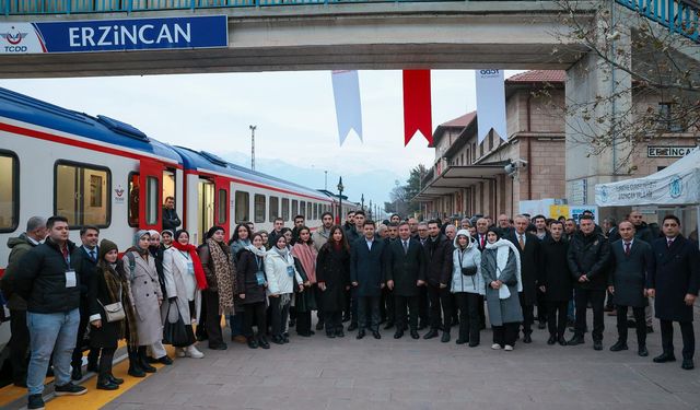 Turistik Doğu Ekspresi Erzincan’da Coşkuyla Karşılandı