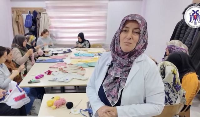 Erzincan Kadınları Tığlarla Hayal Gücünü Örgüye Dönüştürüyor! (VİDEO)