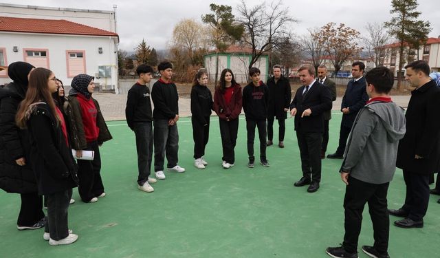 Erzincan Lisesi’nde Yeni Spor Alanına Vali Aydoğdu’dan Yerinde İnceleme