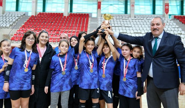 Erzincan’da Çocuklar Voleybol İl Birinciliği Sona Erdi