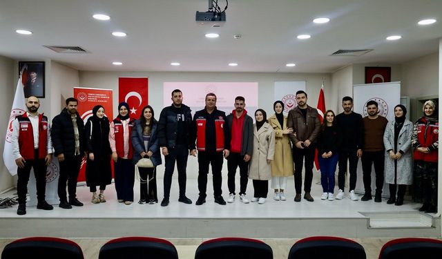 Erzincan’da Evlilik Yolundaki Genç Çiftlere Destek Tebriği