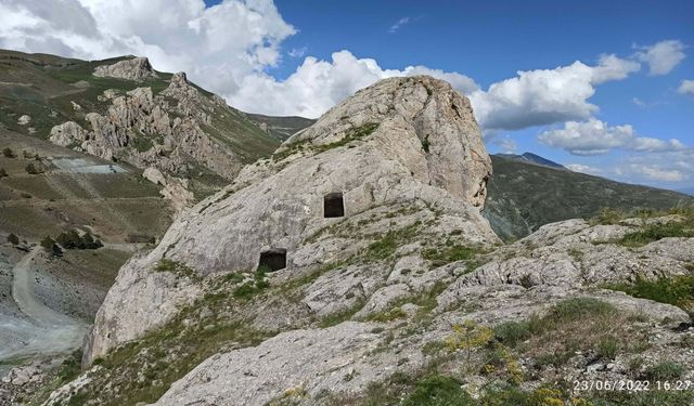 Erzincan’ın Gizemli Tarihi Kalesi: Kızlar Kalesi