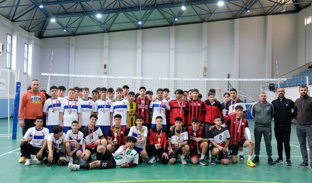 Erzincan’da Gençler Voleybol İl Birinciliği Finali Sonuçlandı