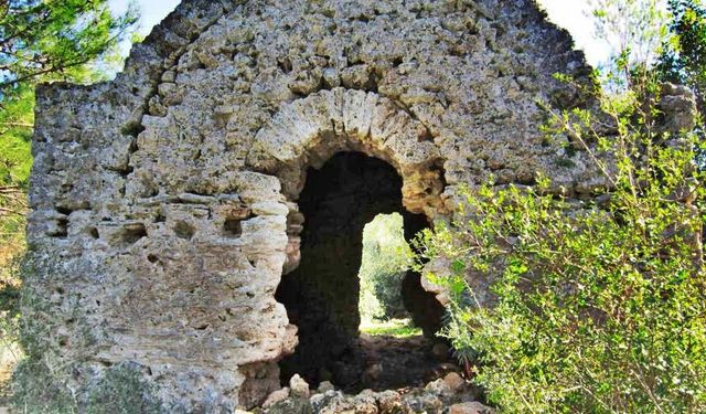 Lyrboton Kome’nin Kapıları Antik Bir Düzeni Fısıldıyor