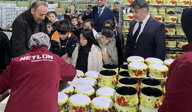 Öğrenciler Fabrikaları Gezerek Yerli Üretimi Keşfetti