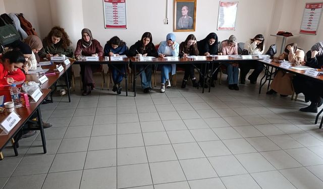 Anne ve Bebek Sağlığı İçin Kritik Eğitim: Acil Obstetrik Bakım Masada