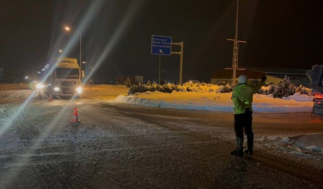 Erzincan–Sivas Karayolu Tüm Araçlara Yeniden Açıldı