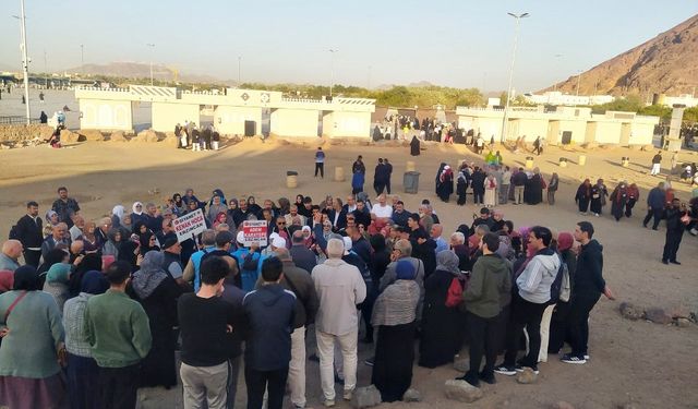 Erzincanlı Umreciler Uhud’da Buluştu: Asr-ı Saadet’in İzinde Duygu Dolu Anlar
