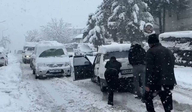 Doğu Anadolu’da Kar Etkili Oluyor: Erzincan ve Çevresinde Beyaz Alarm