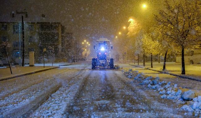 Erzincan’da Karla Mücadele Sürüyor