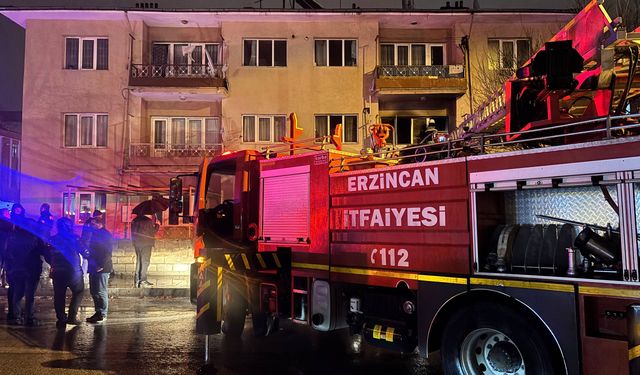Erzincan'da Korkutan Yangın: 3'ü Çocuk 8 Yaralı (VİDEO)